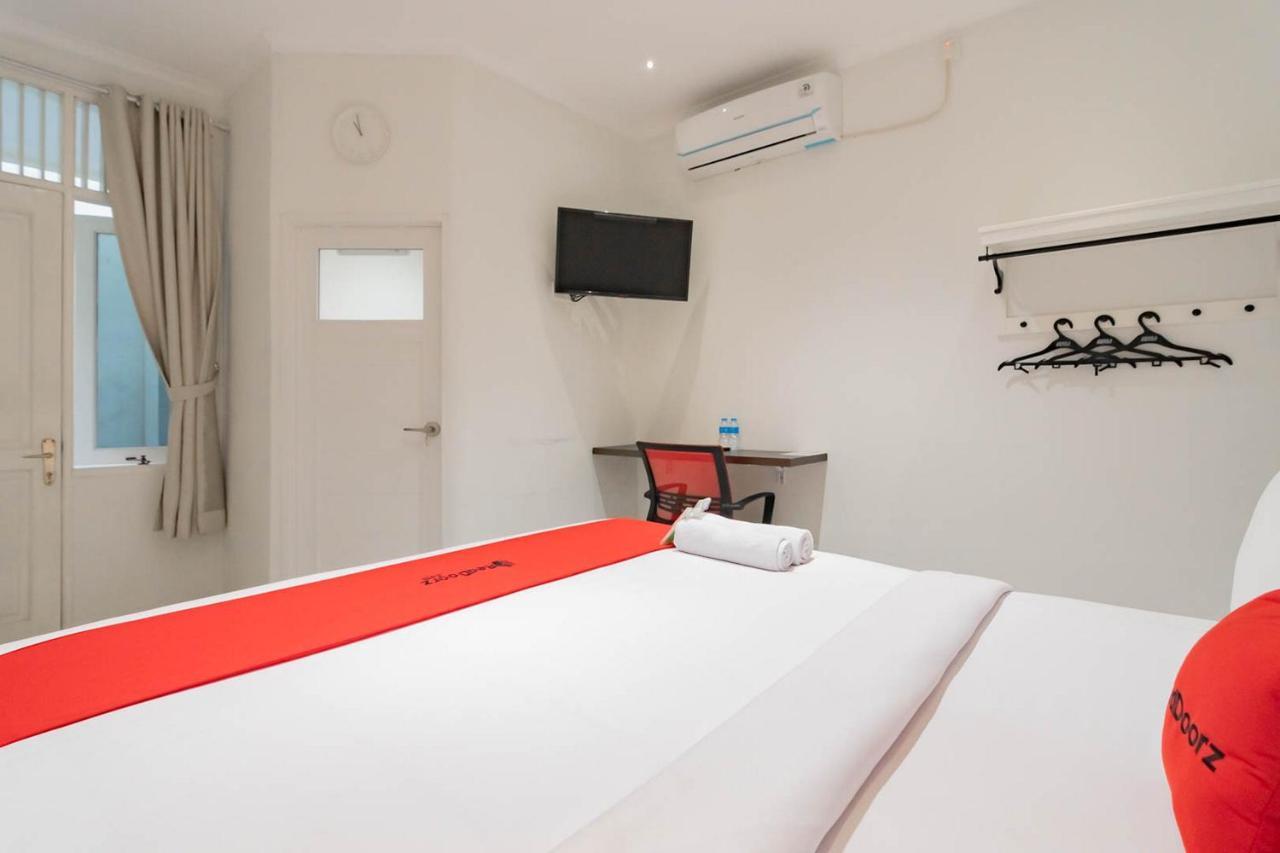 Reddoorz Plus @ Pakuan Residence Tajur Bogor Exterior foto